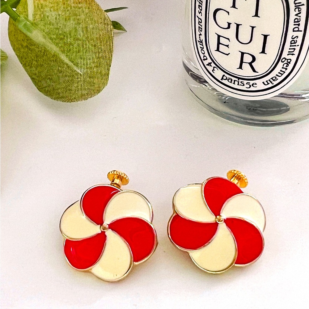 Ear clips